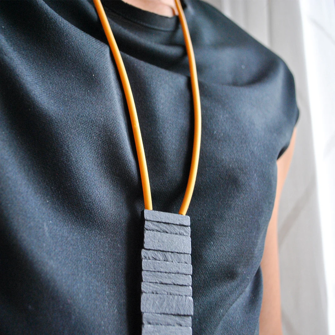 Mitami collana Tote caucciù giallo ocra