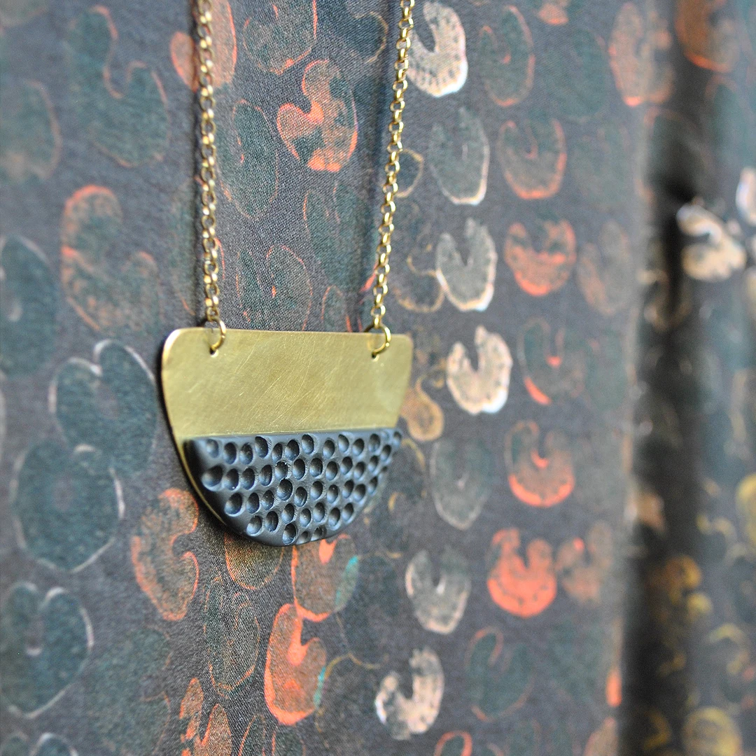 Mitami collana Cavità semicerchio